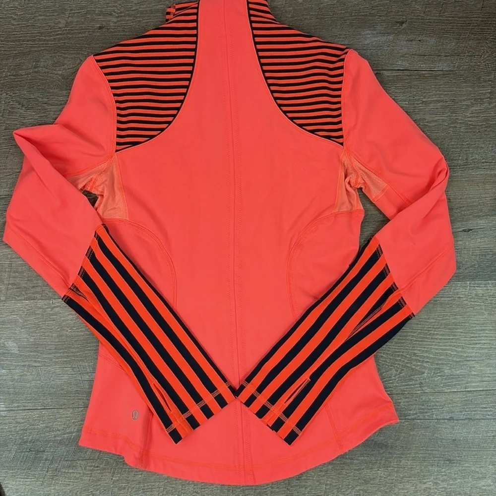 Lululemon Forme Jacket Light Flare / Classic Stripe Inkwell Size 6
